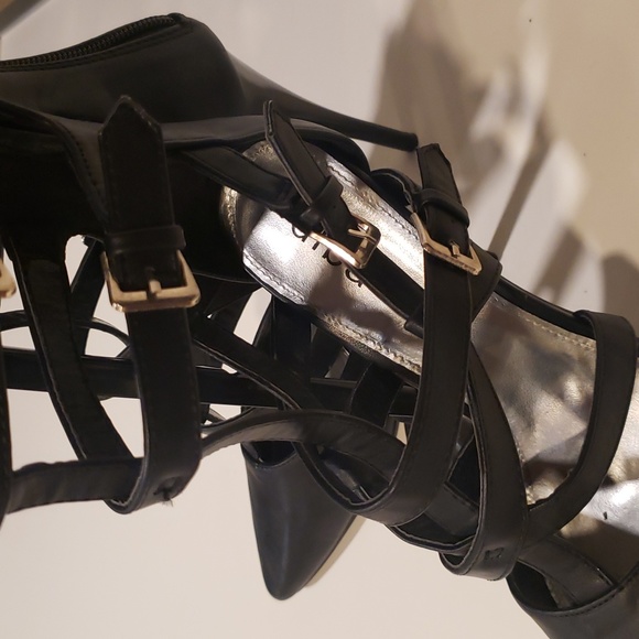 Women’s Diba Dianna Gladiator Strappy Knee-High Black Faux Leather Heels NWT - Picture 3 of 9